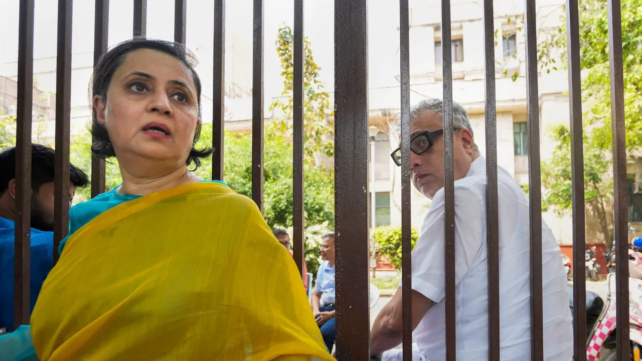 TMC leaders Sagarika Ghose and Derek O'Brien during their 'dharna' after they met with Election Commission of India (ECI) on Monday, in New Delhi