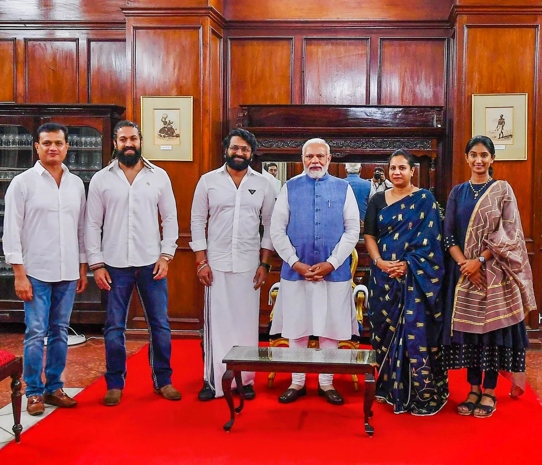 Narendra Modi with actors Karnataka