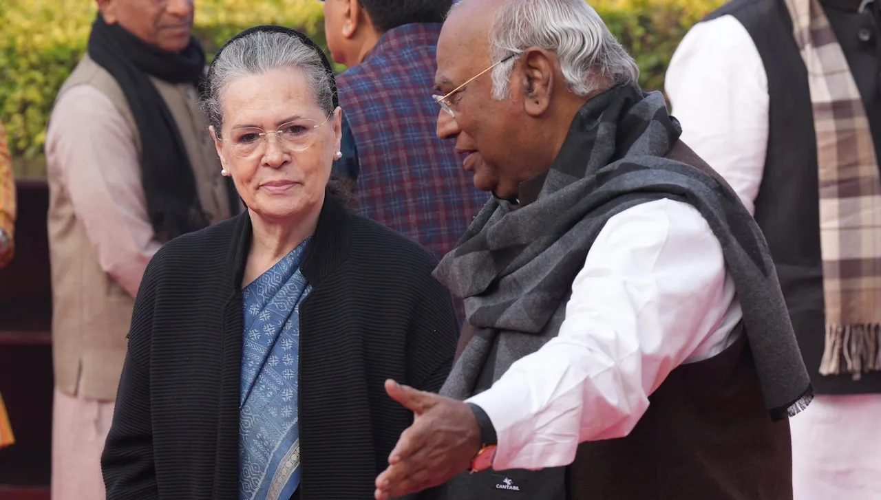 Sonia Gandhi with Mallikarjun Kharge