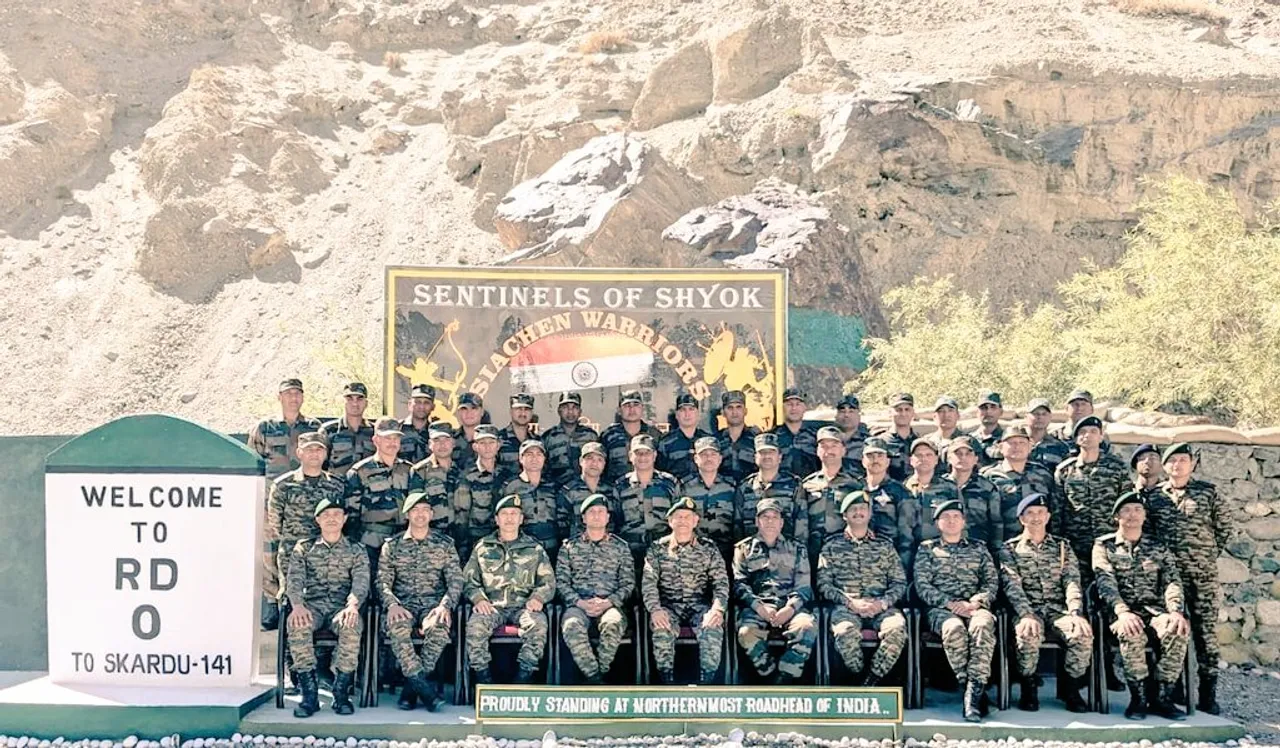 Northern Army commander visits forward areas along Siachen, Ladakh
