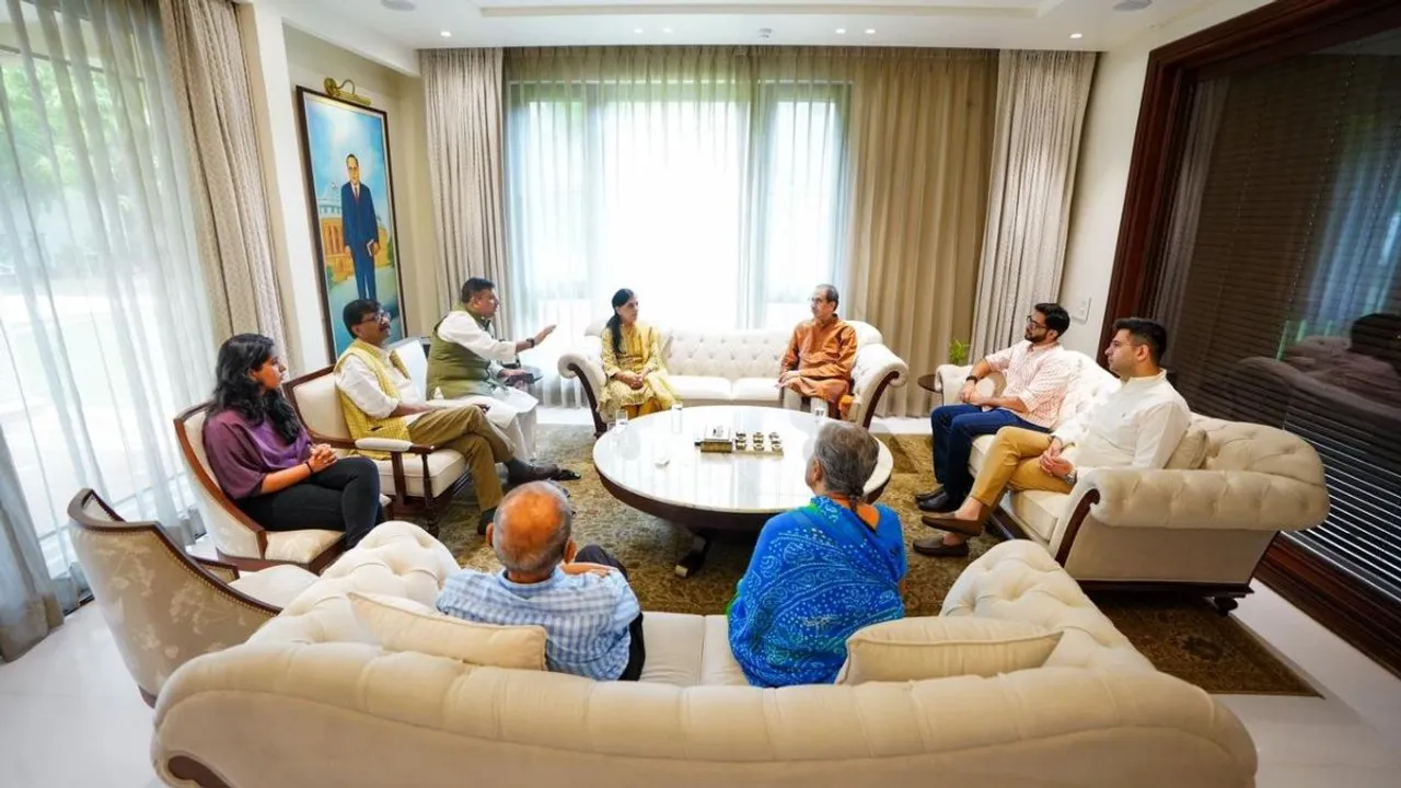 Shiv Sena (UBT) chief Uddhav Thackeray along met Delhi CM and AAP national convenor Arvind Kejriwal's wife Sunita Kejriwal and his parents