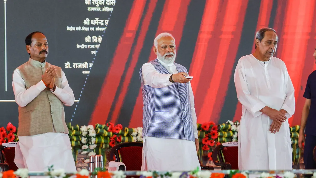 Prime Minister Narendra Modi with Odisha Governor Raghubar Das, Chief Minister Naveen Patnaik during inauguration and foundation stone laying of various projects at Chandikhol, in Jajpur