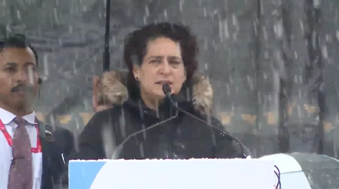 Priyanka Gandhi addressing rally in Srinagar