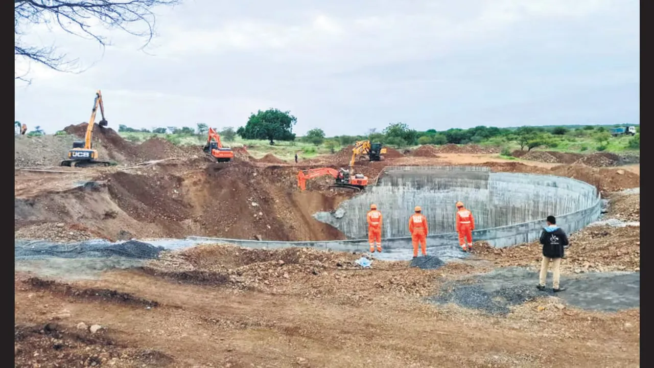 Maharashtra NDRF's operation to rescue four workers trapped after well