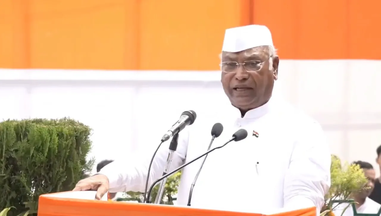 Mallikarjun Kharge at AICC headquarters in New Delhi on Independence Day