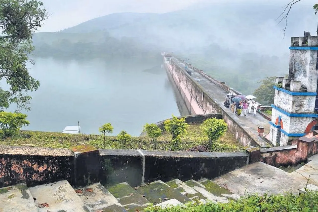 125-year-old Mullaperiyar dam water levels rise to 140 ft