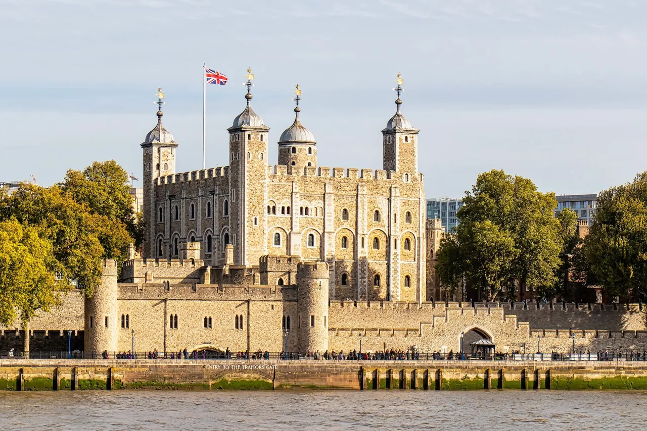 Kohinoor display gets 'transparent' makeover at Tower of London