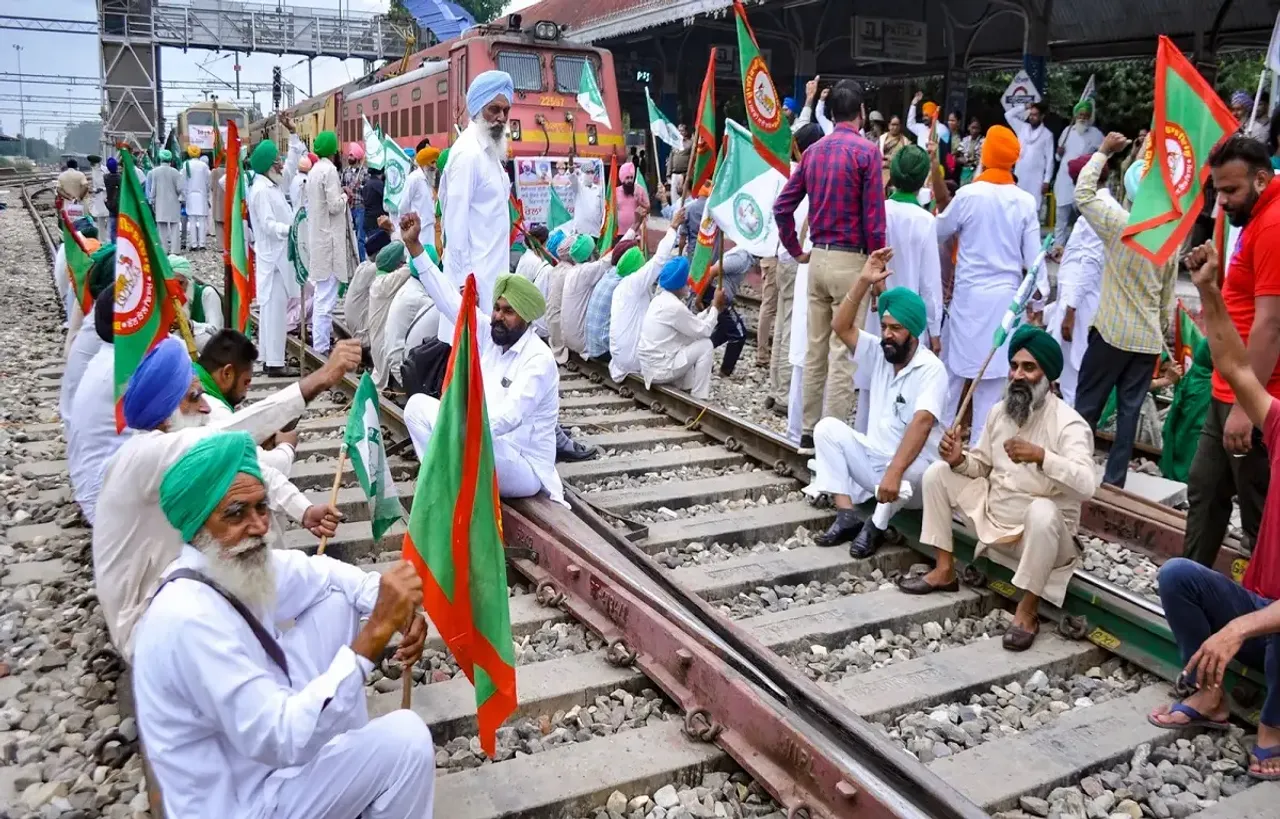 6 trains cancelled due to farmers' protest in Punjab's Gurdaspur
