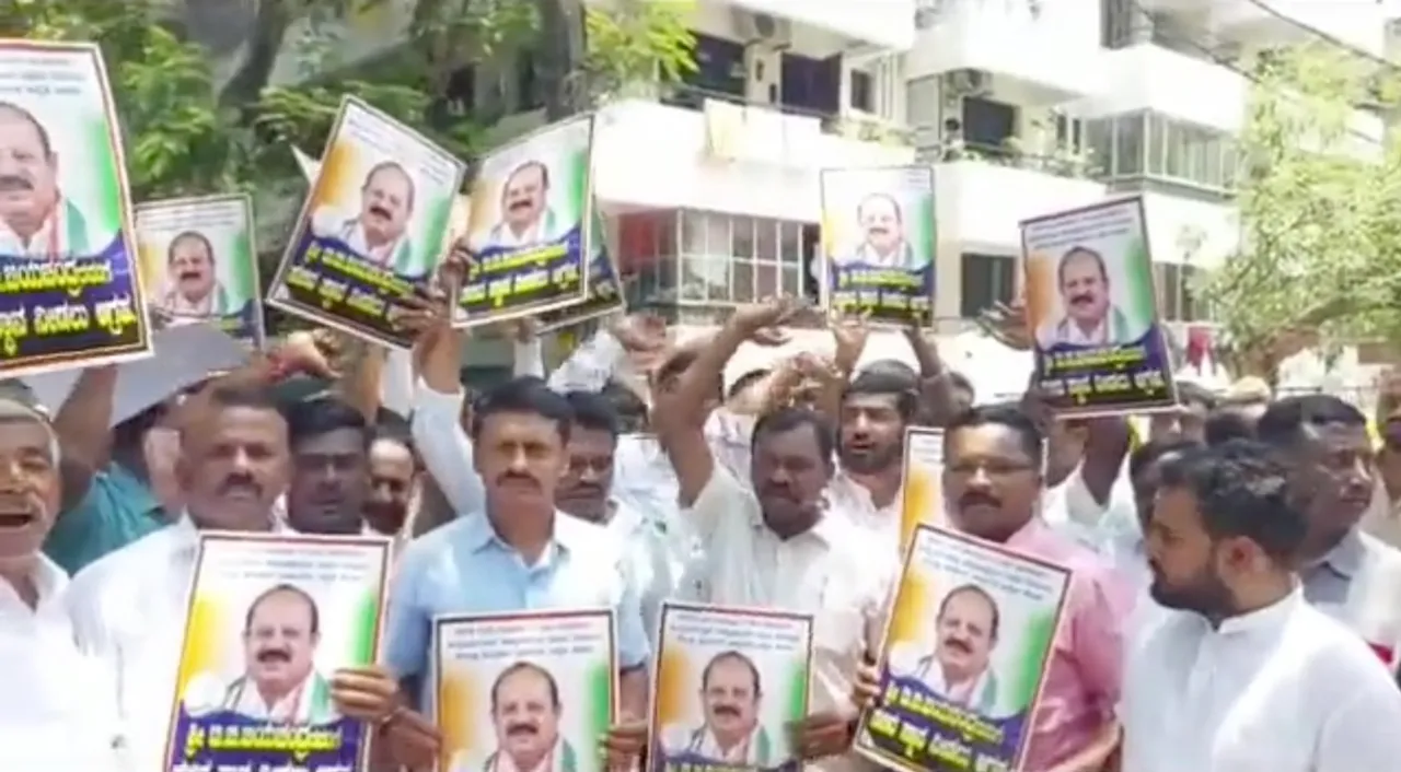 Karnataka cabinet protest