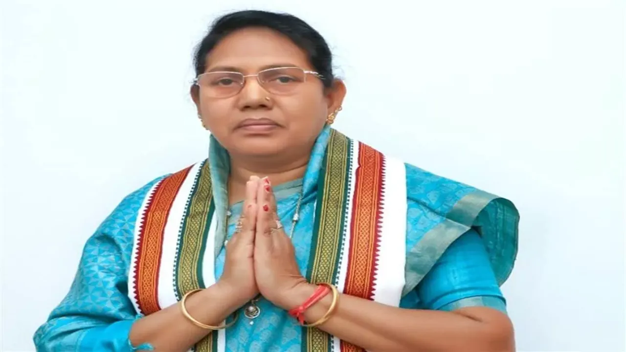 Savitri Mandavi Congress Chhattisgarh