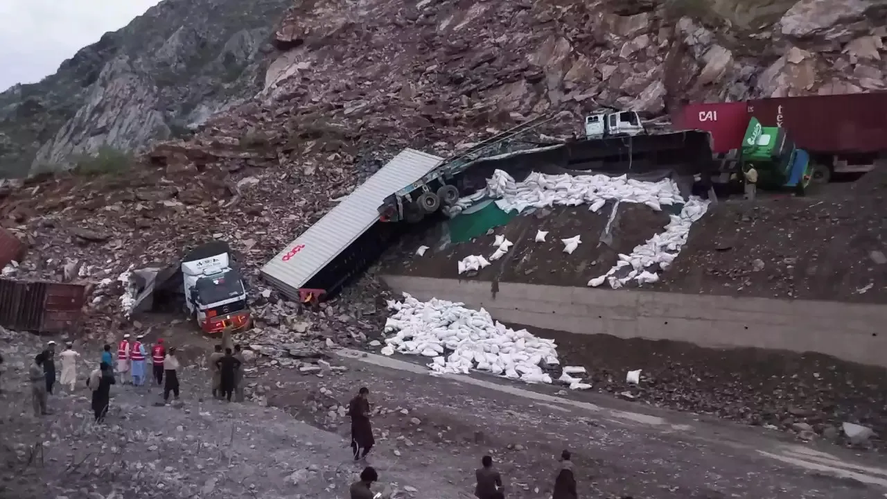 Landslide kills two Afghan nationals, buries 20 trucks in Northwest Pakistan