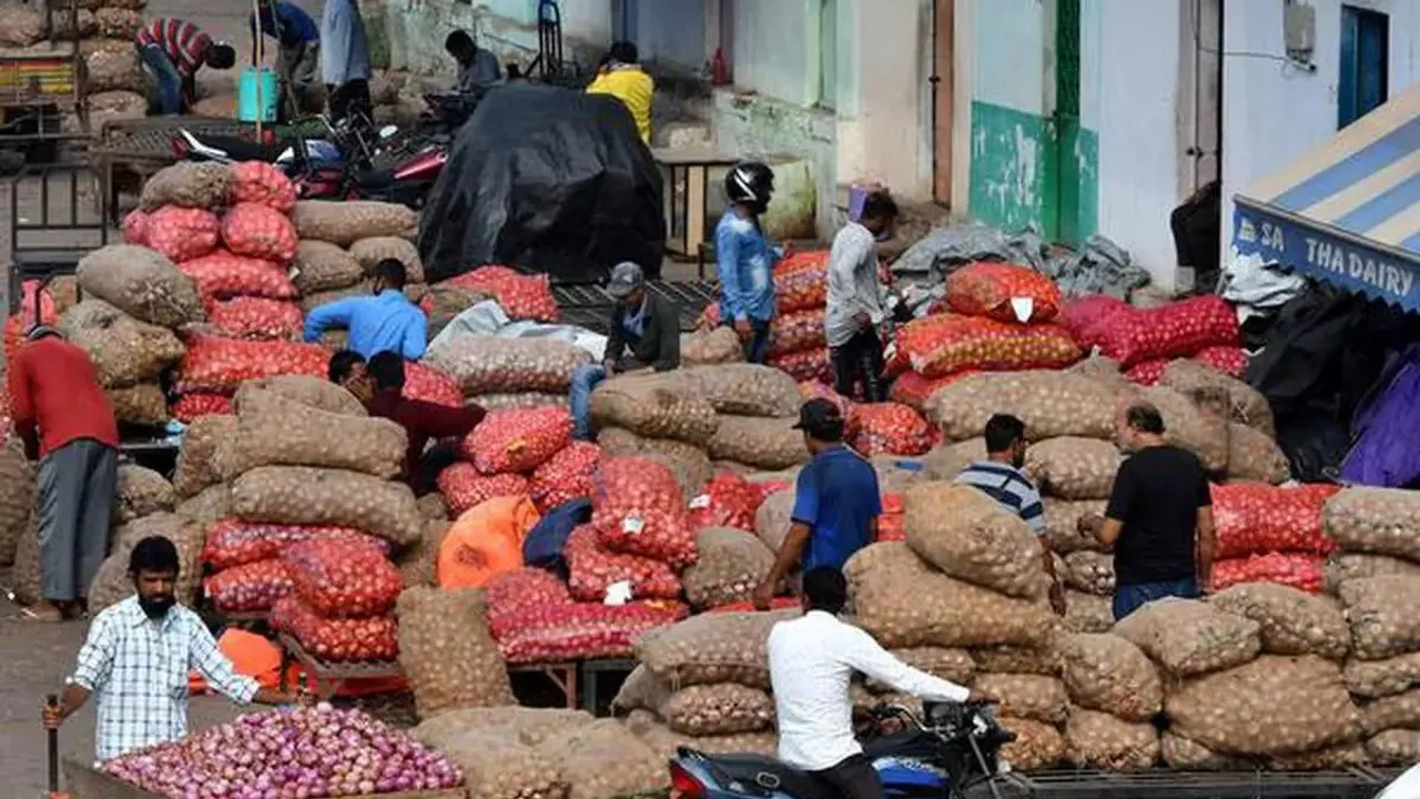 WPI inflation in negative for sixth month in a row at -0.26% in Sep, food prices ease
