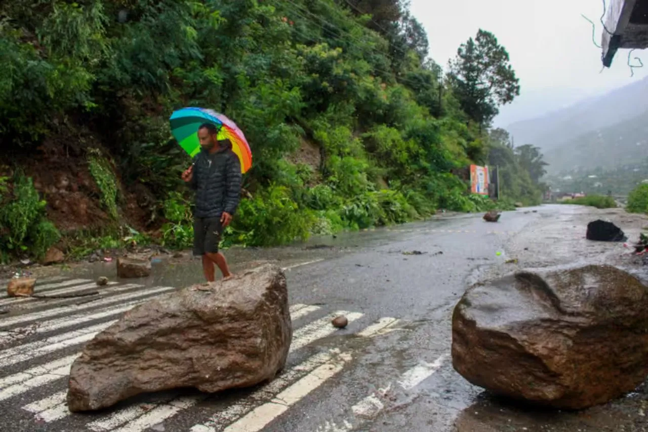 Incessant rain continues to lash Uttarakhand, CM reaches disaster control room