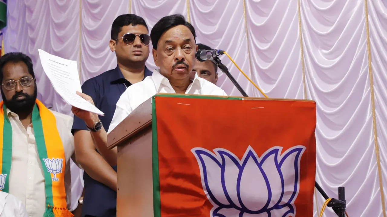 Union minister Narayan Rane addressing election rally in Sindhudurg district