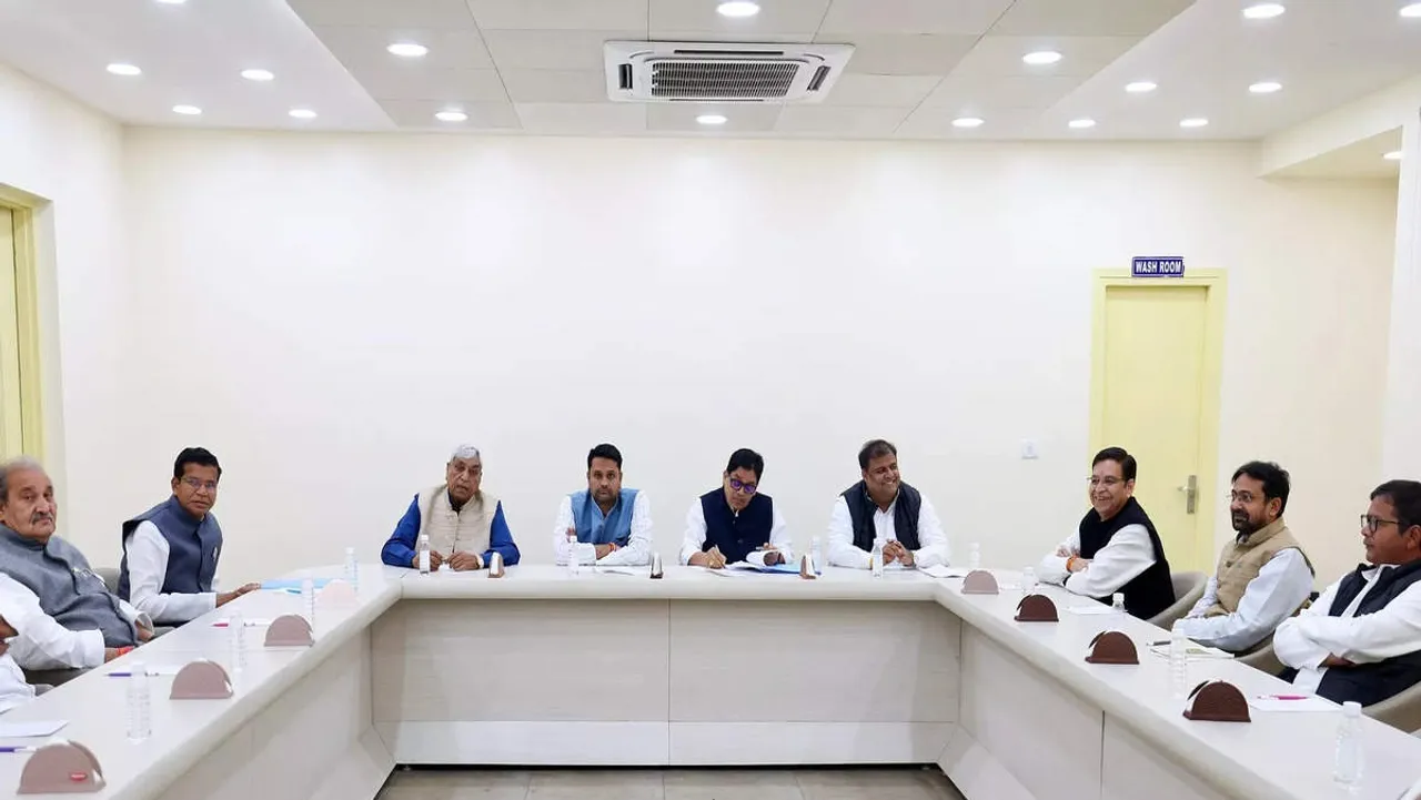 chhattisgarh-congress-leaders-attend-a-review-meeting-on-poll defeat.jpg