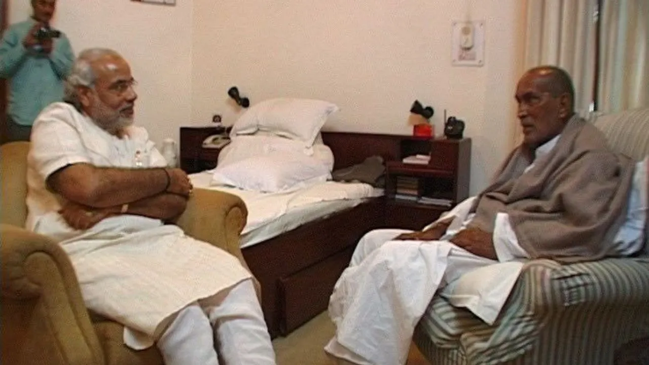 Prime Minister Narendra Modi with former prime minister Chandra Shekhar 