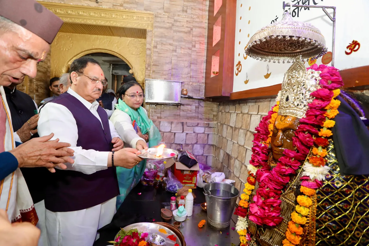 MP: On eve of counting of votes, Nadda prays at Shanishchara temple in Morena