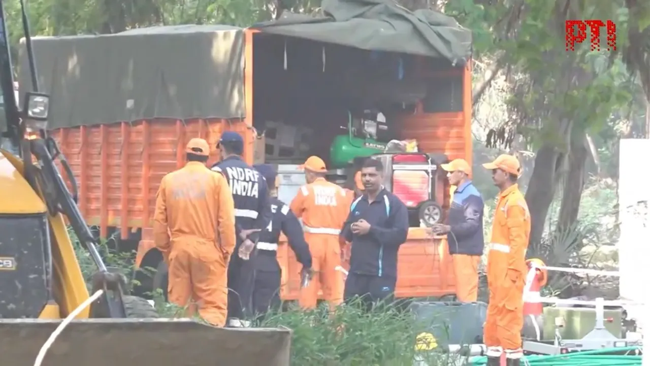 Kejriwal govt blamed as man dies after falling into borewell in Delhi
