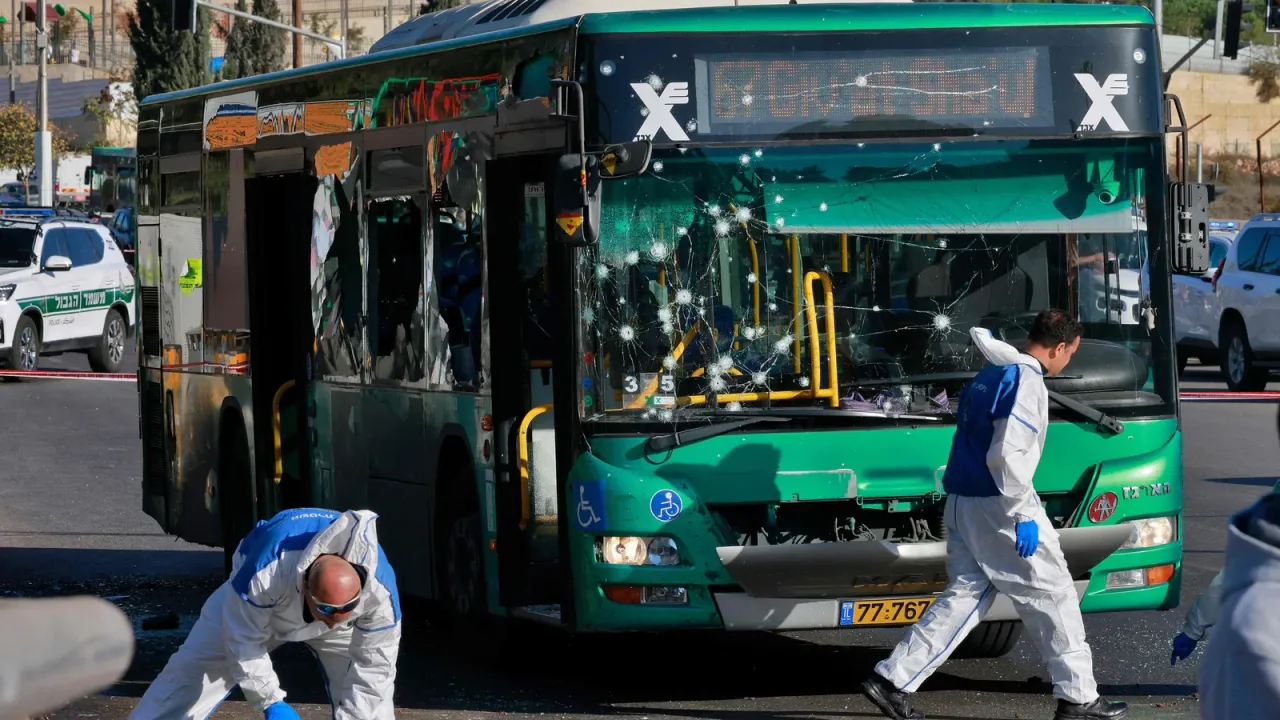 Blasts in Jerusalem wound 14; suspected Palestinian attack