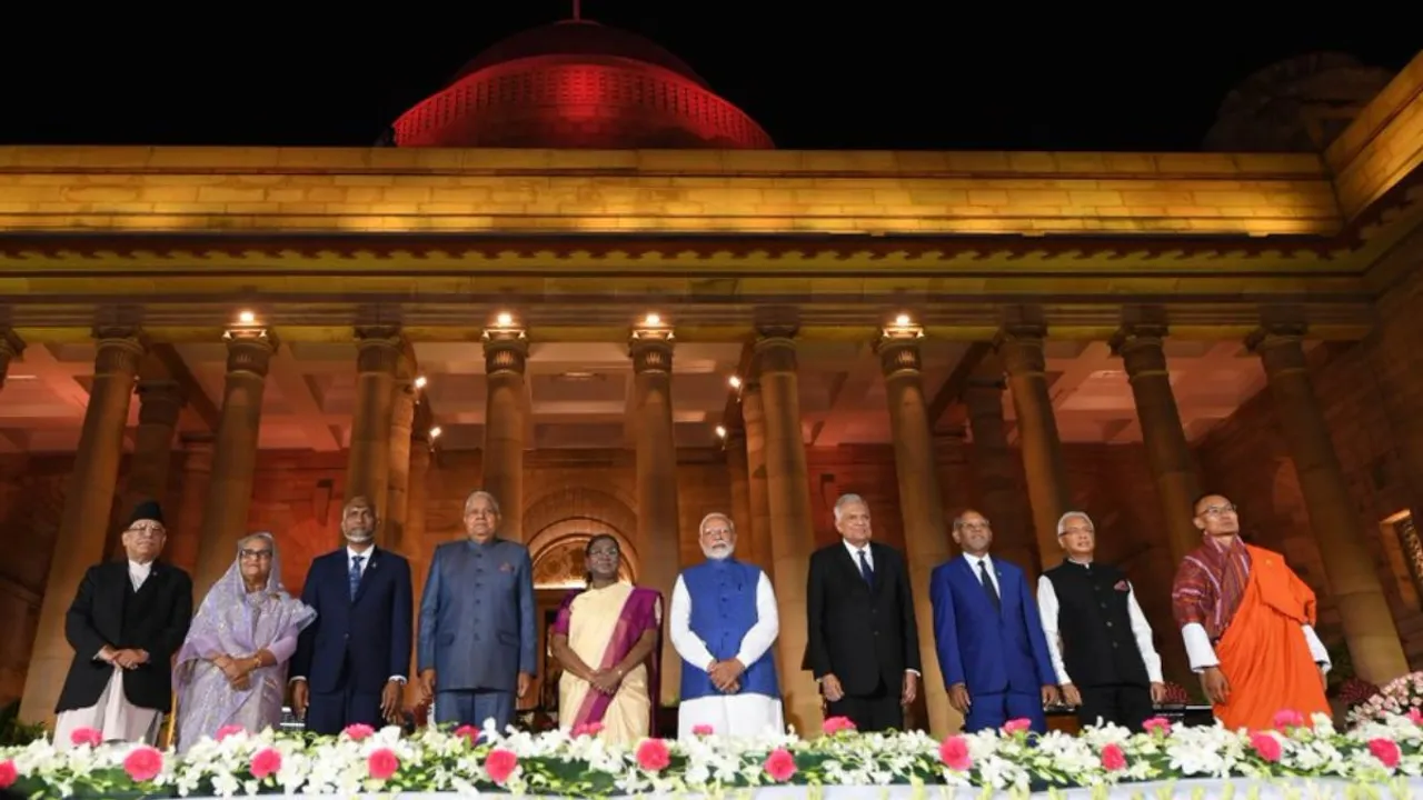 Leaders of Sri Lanka, the Maldives, Seychelles, Bangladesh, Mauritius, Nepal, and Bhutan with President Droupadi Murmu, Vice President Dhankhar and Prime Minister Narendra Modi at the forecourt of Rashtrapati Bhavan following the swearing-in ceremony