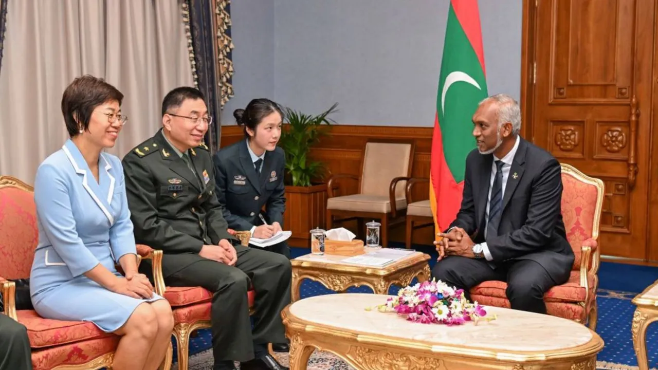 Major General Zhang Baoqun of the Chinese military with President of Maldives Mohamed Muizzu