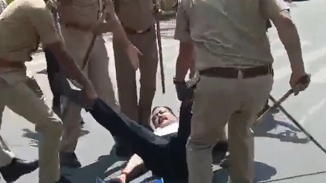 AAP workers protesting outside Rajasthan BJP HQ caned by police