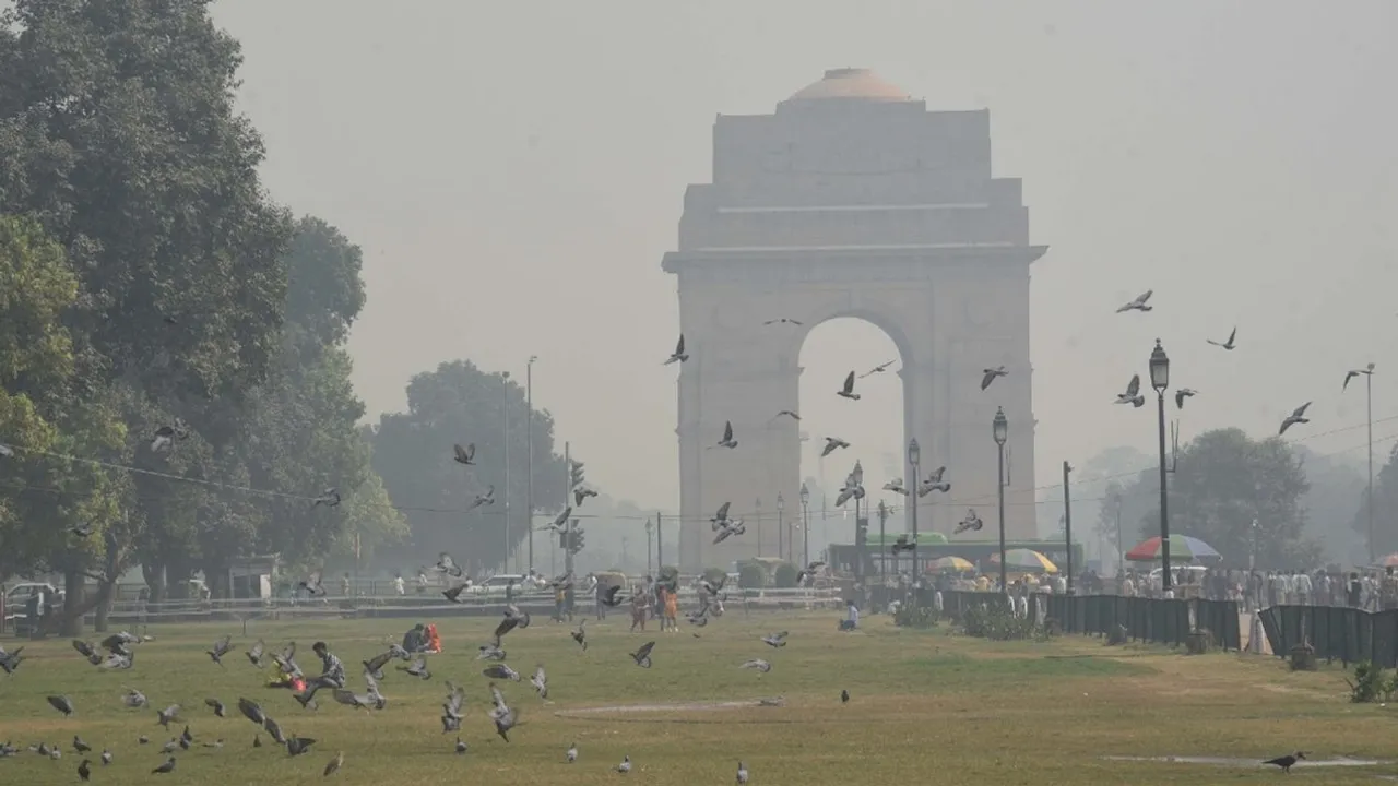 Delhi air pollution severe plus.jpg