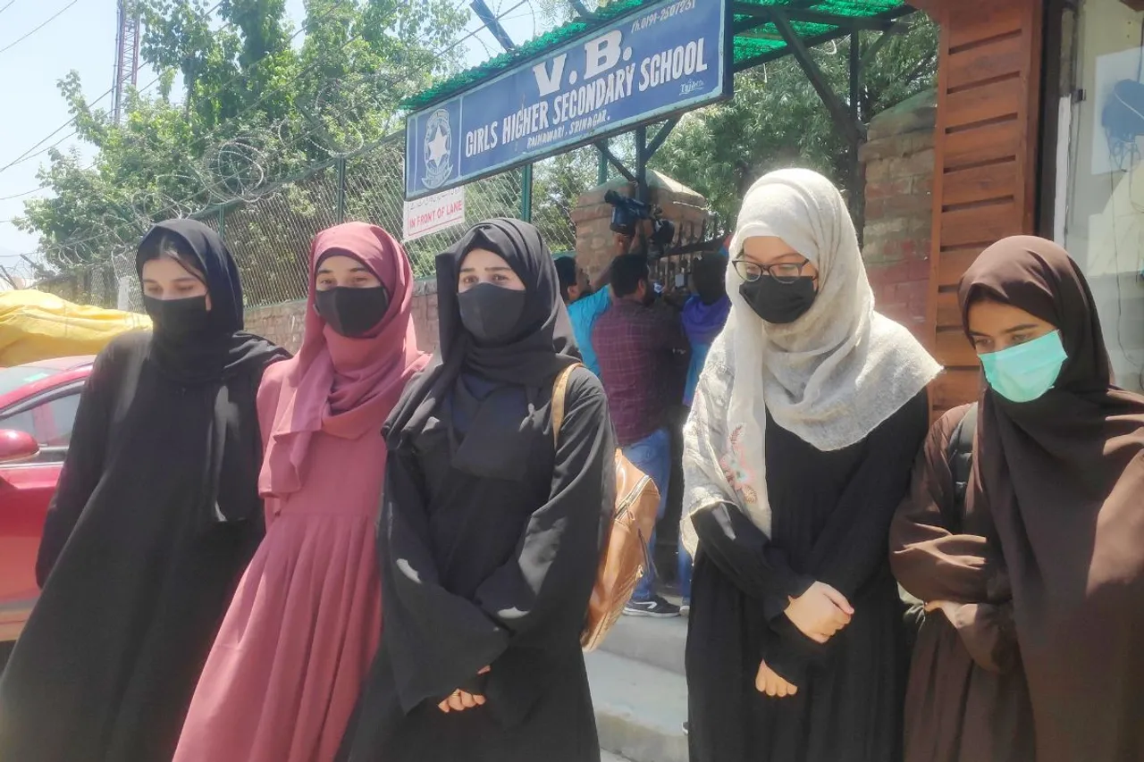 Abaya ban in kashmir Schools.jpg