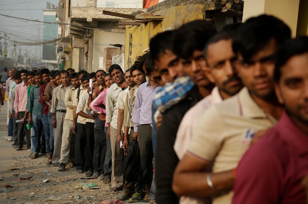 Demonetisation People Line India Population Unemployment