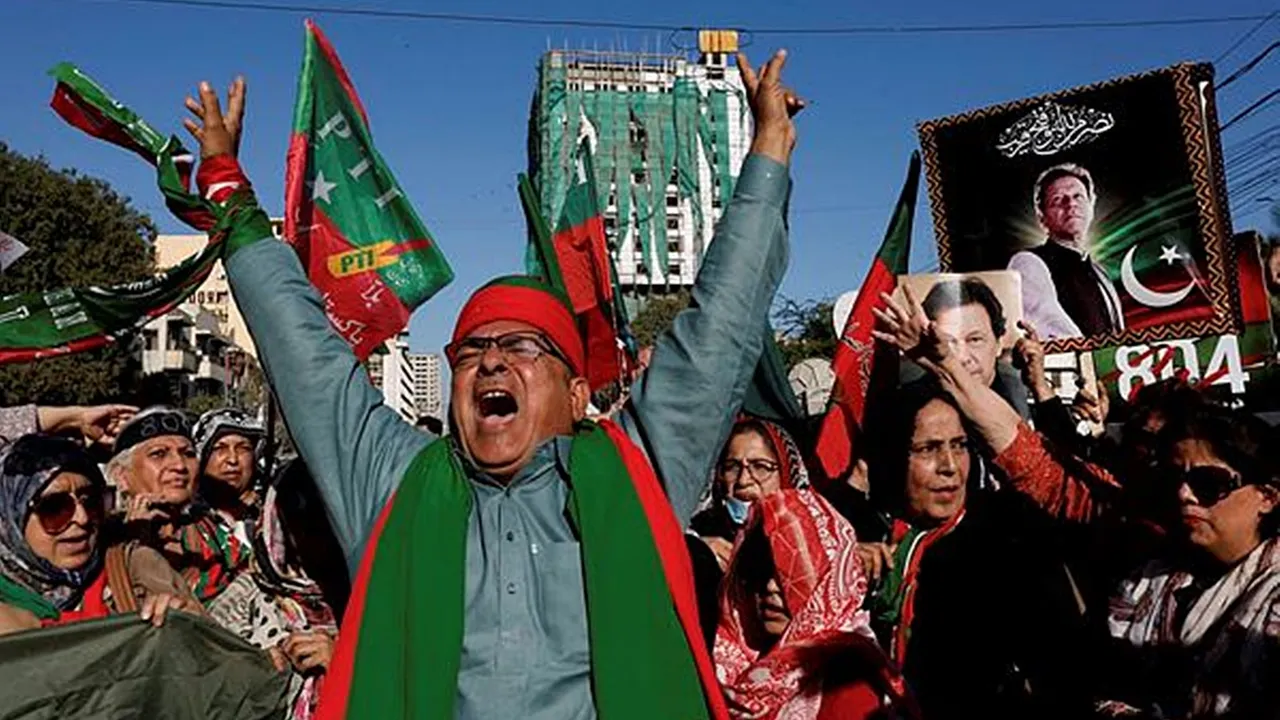 PTI Supporters Imran Khan