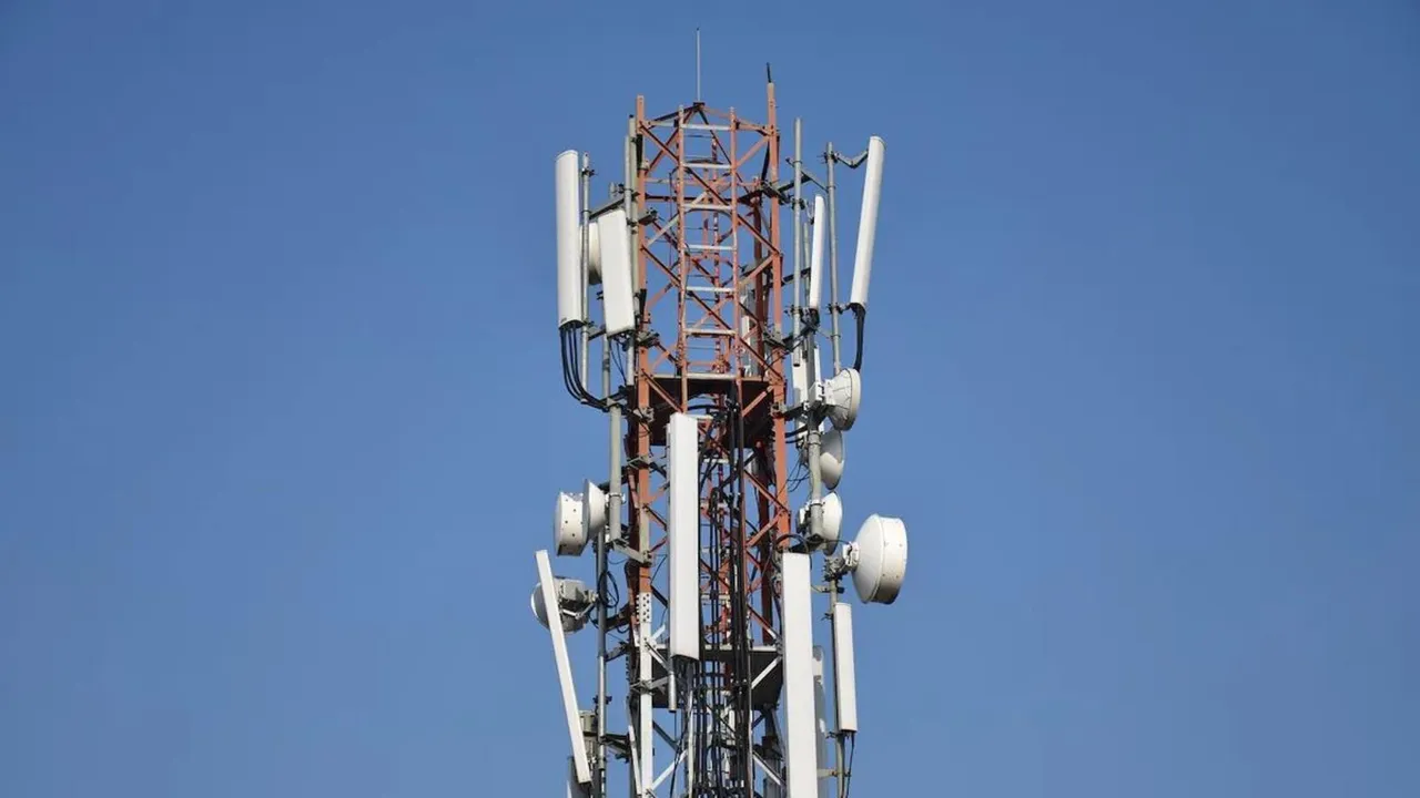 Mobile Tower Satellite Spectrum Auction 5G 2G