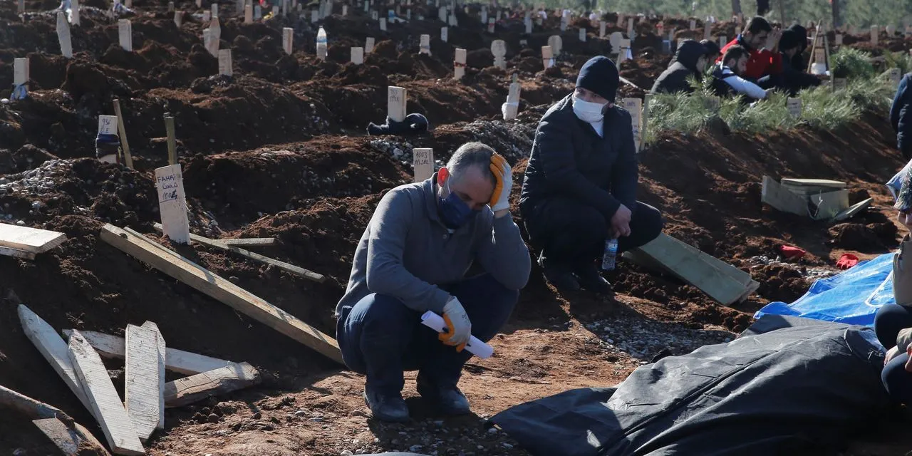 Rescuers find more people alive in Turkiye, death toll near 32,000