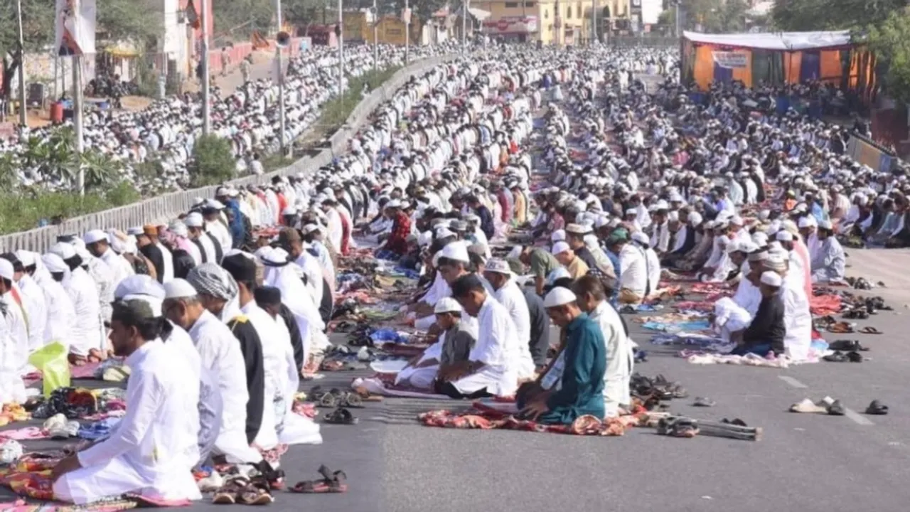 Eid prayers: 2,000 people booked in Kanpur for offering namaz on road