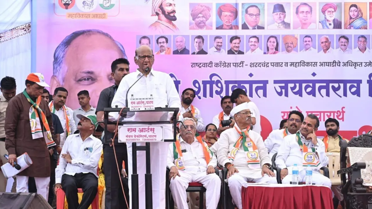 Nationalist Congress Party (SP) chief Sharad Pawar addressing election rally in Pune