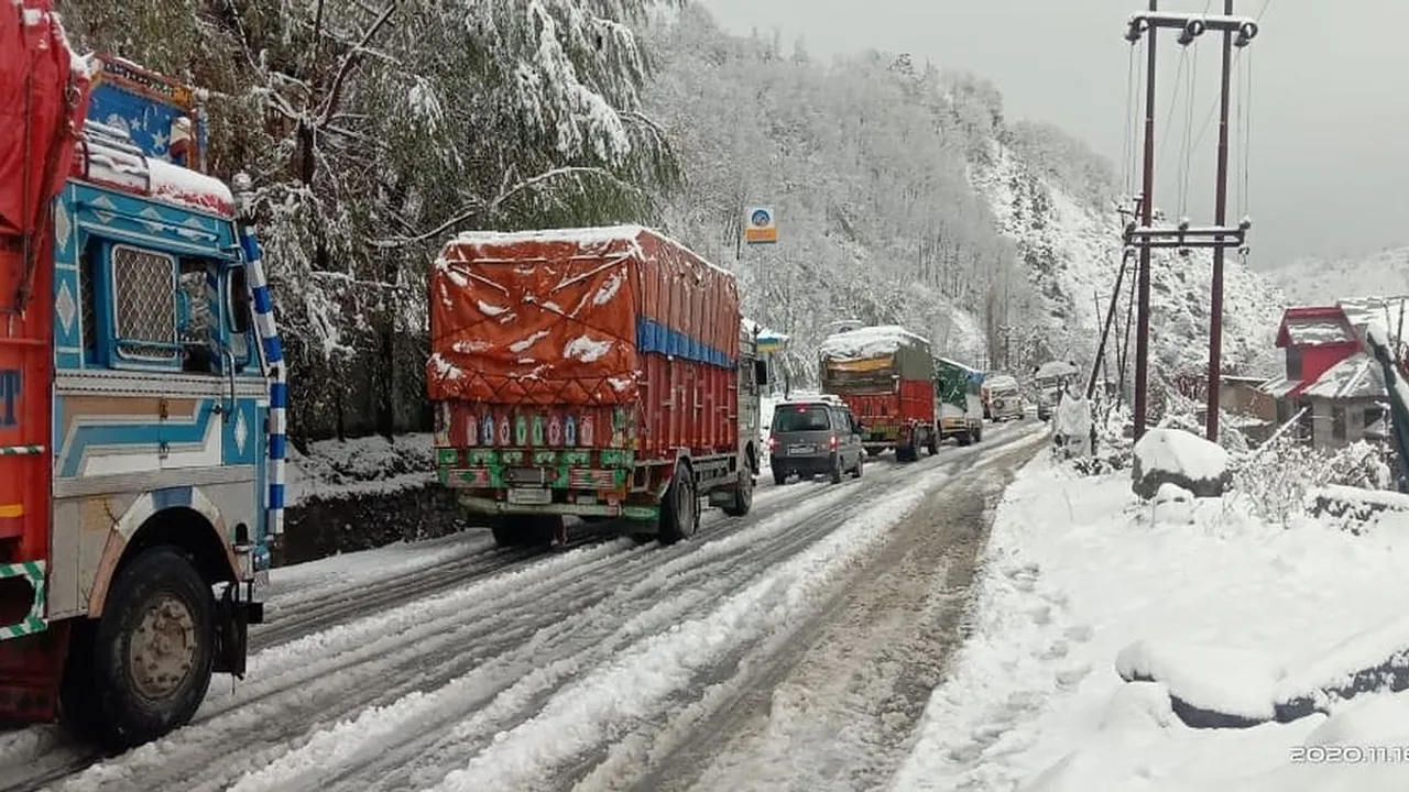 Kashmir Jammu-Srinagar-Leh Highway Snowfall