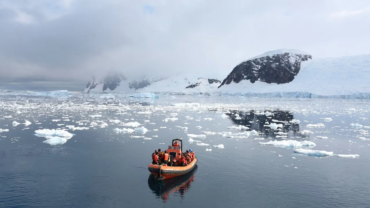 Iceberg Arctic sea North Pole Fresh Water Global Warming Climate Change
