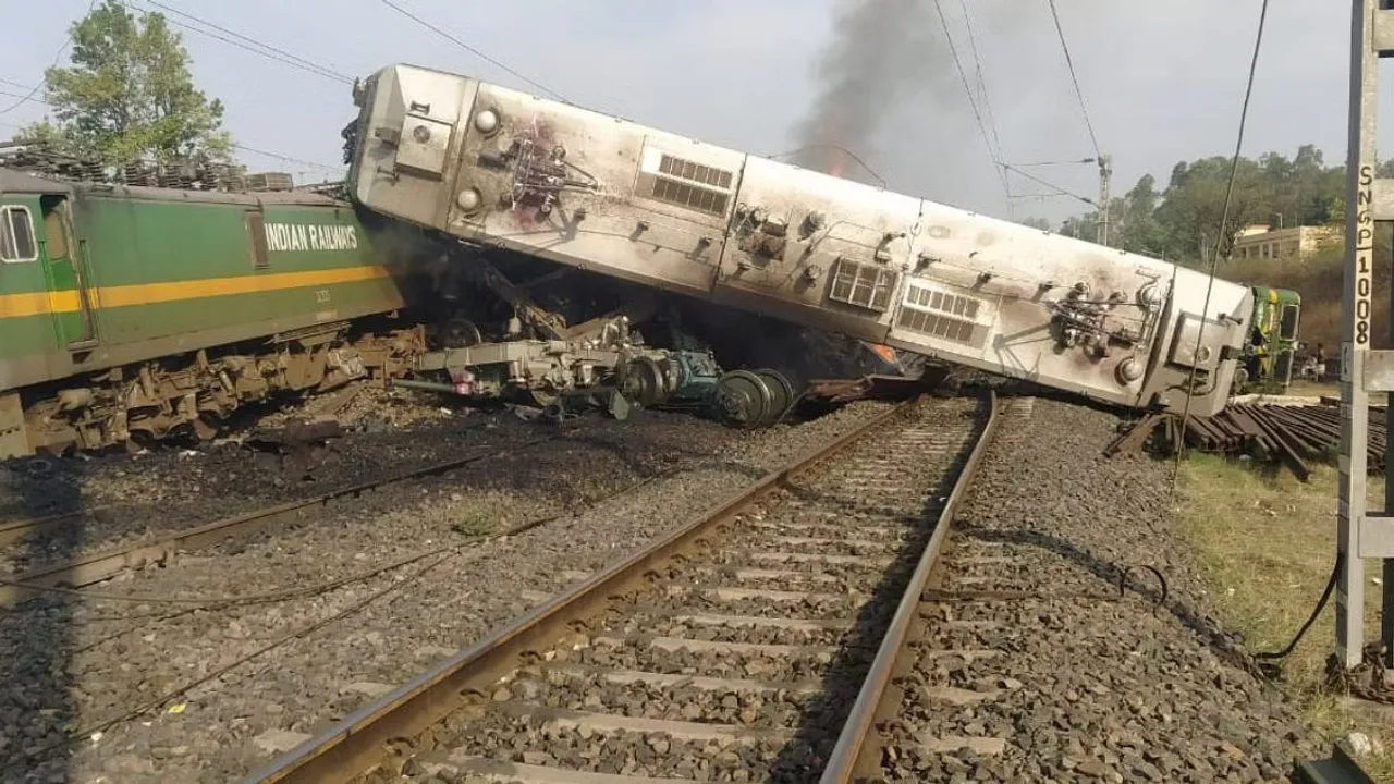 6 railway personnel injured as goods trains derails in MP's Shahdol