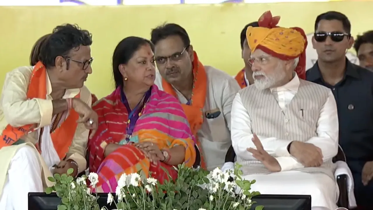 Vasundhara Raje with Narendra Modi at Jaipur rally