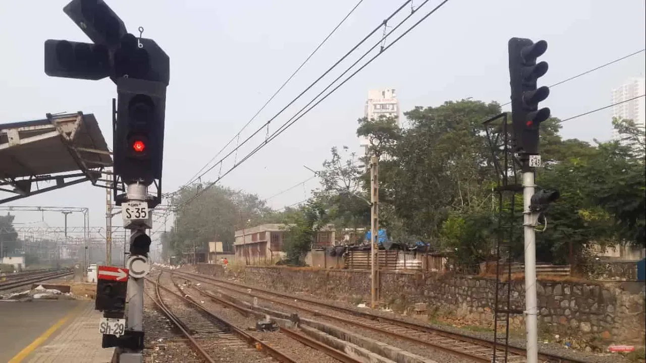 Train services in Sealdah-Bangaon route disrupted due to signalling system glitch