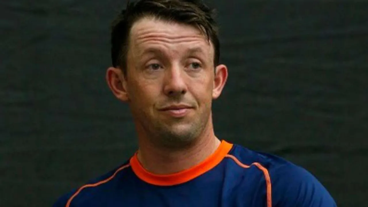 Pakistan in negotiations with Luke Ronchi for head coach's job