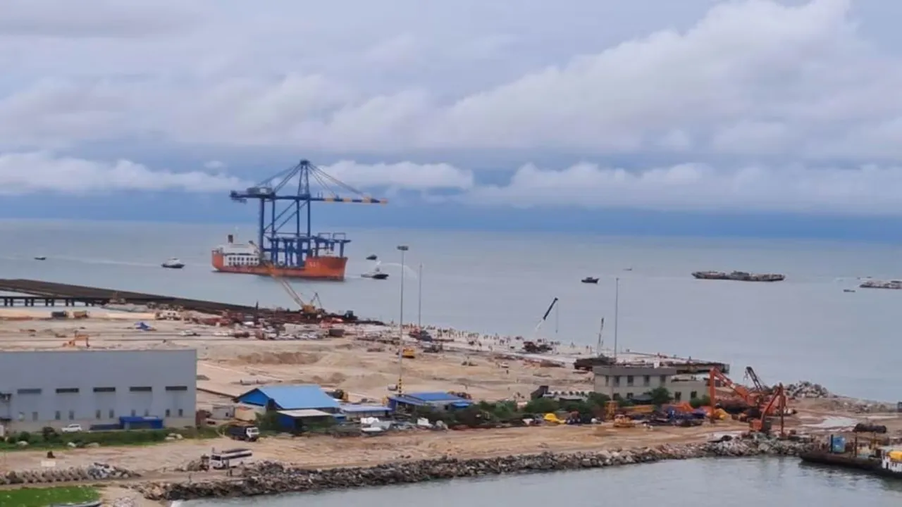 Second Chinese ship carrying ship-to-shore crane for Vizhinjam port to arrive on Nov 9