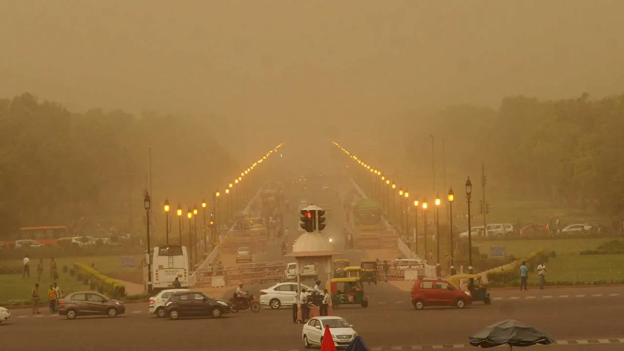 dusty weather delhi.jpg