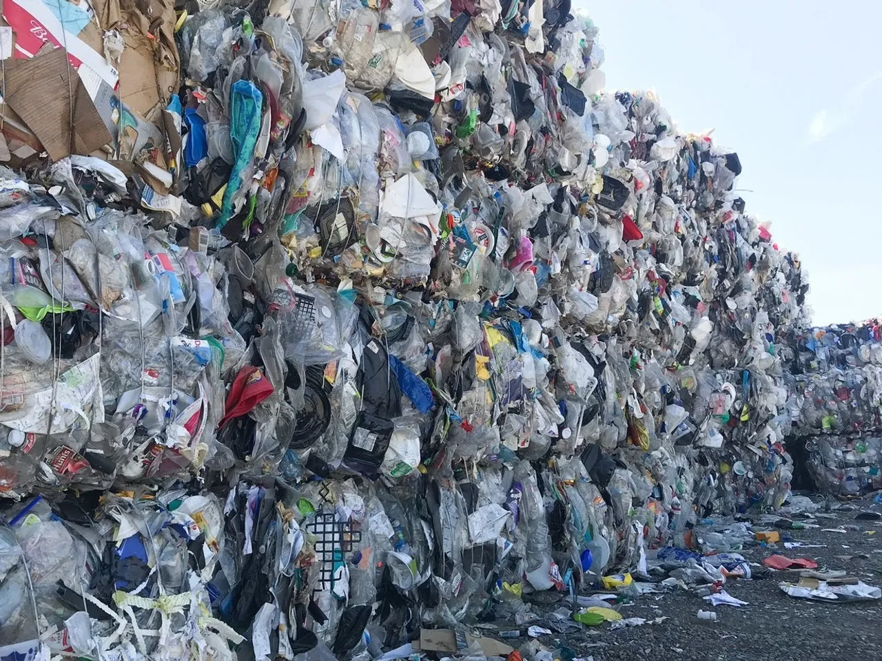 A global plastic treaty will only work if it caps production, modelling shows