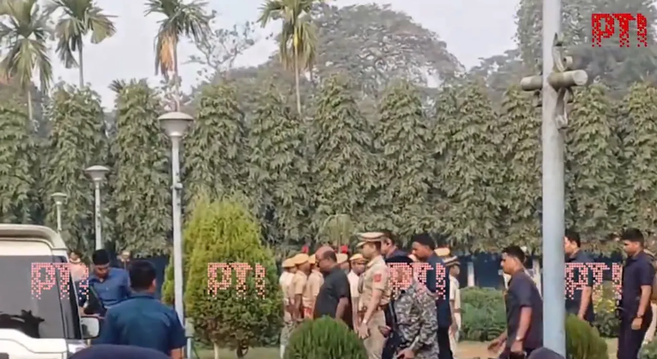 West Bengal Governor C V Ananda Bose arrives in Chopra in Uttar #Dinajpur district to meet family members of the four children, who died allegedly after a mound of soil caved in during drainage expansion near the India-Bangladesh border
