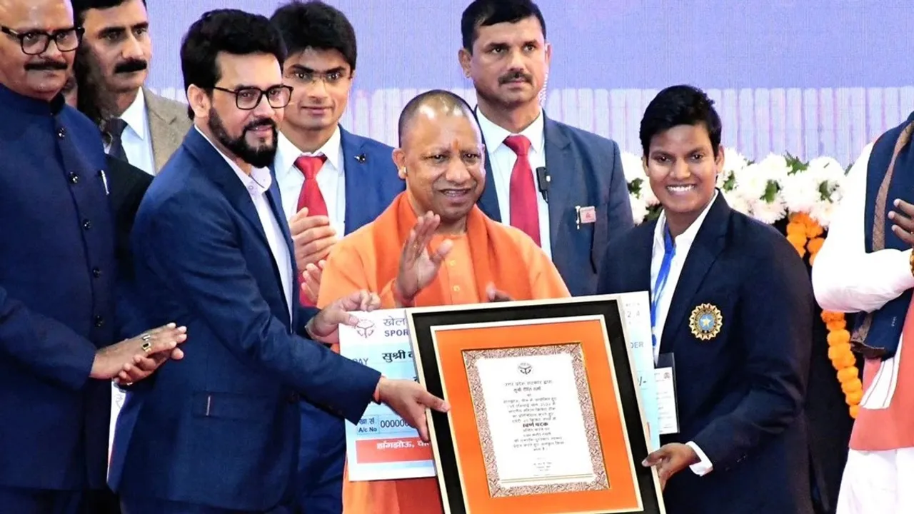 Cricketer Deepti Sharma with Uttar Pradesh Chief Minister Yogi Adityanath