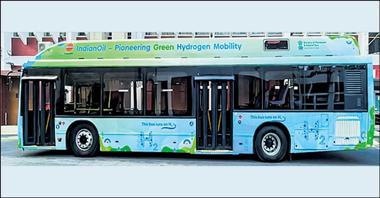 green hydrogen run bus BY IndianOil.jpg