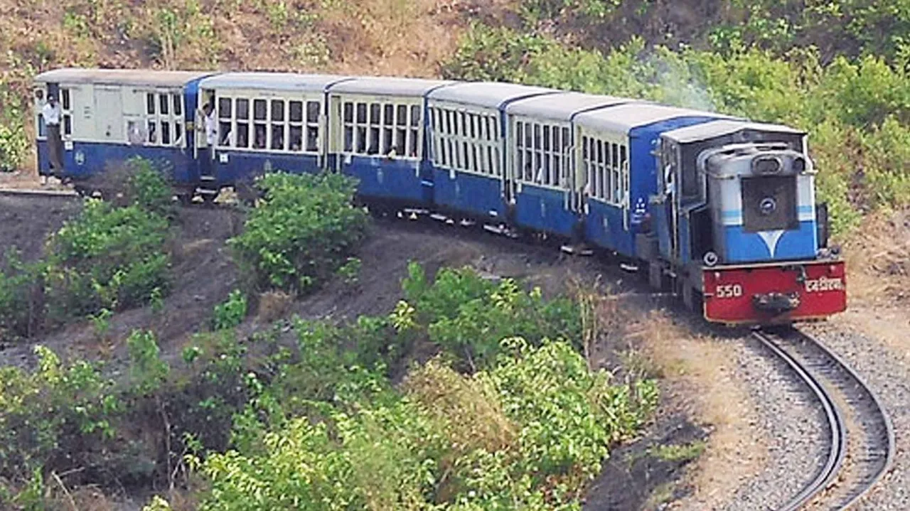 Maharashtra: Matheran toy train derails; passengers safe