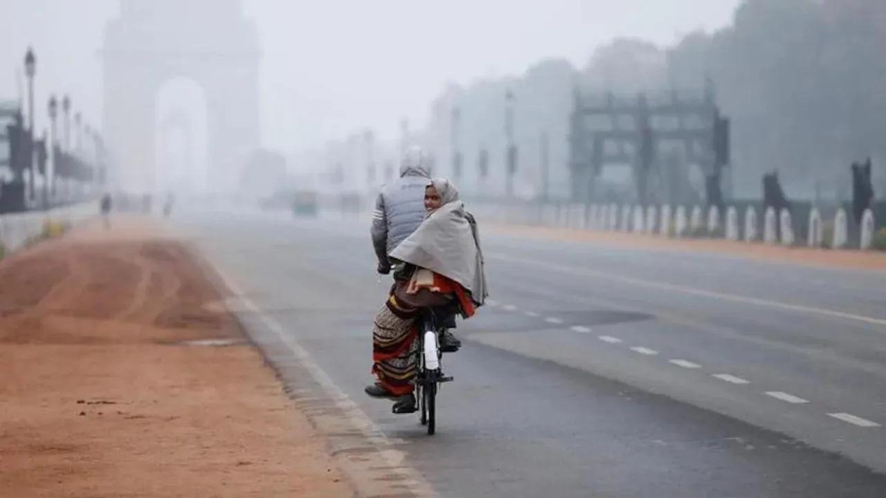 Delhi's minimum temp at 6.5 deg C; air quality 'very poor'