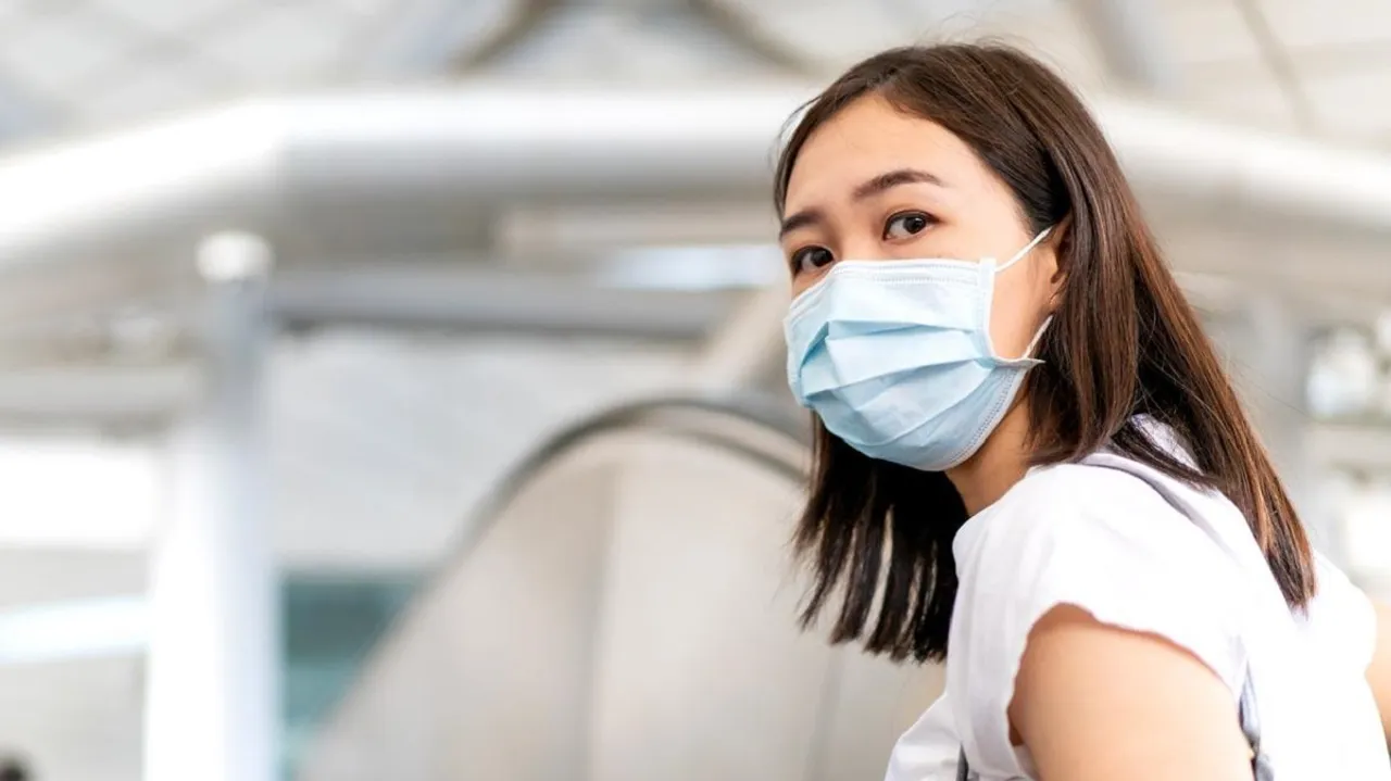 Doctors advise Singaporeans to vaccinate, put on face masks amidst COVID-19 wave