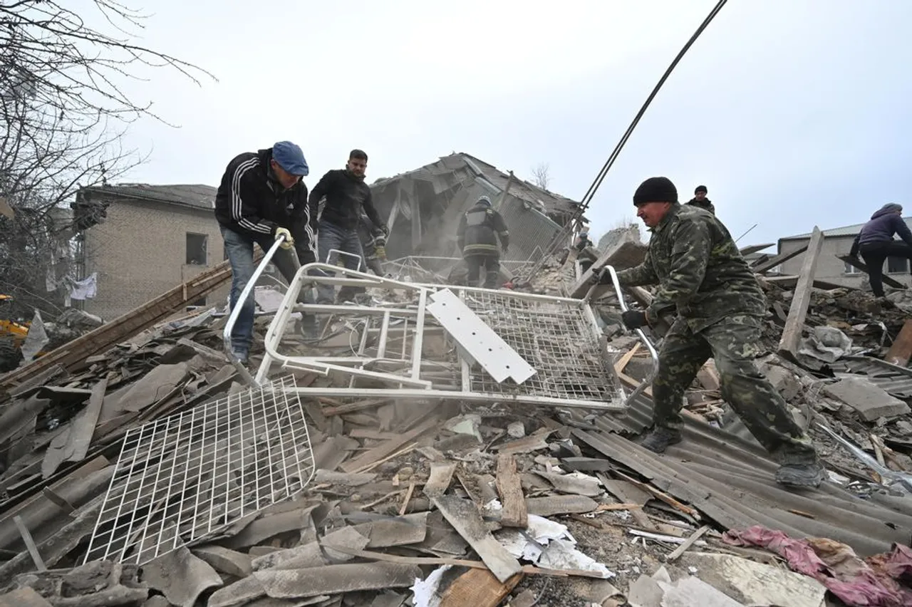 Russian rocket attack on Ukrainian maternity hospital kills newborn